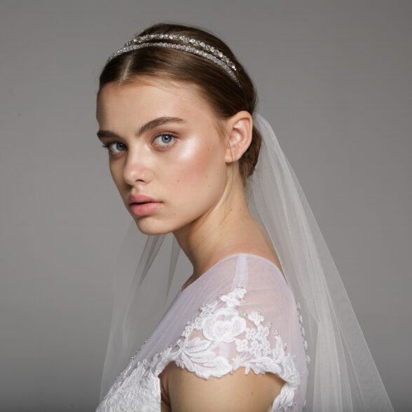 наречена з фатою