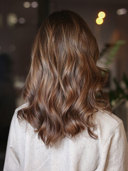 хвилясте коротке волосся